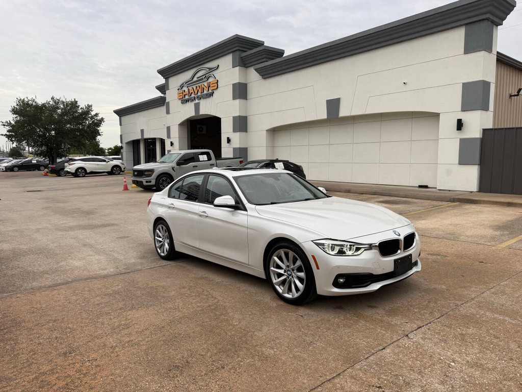 BMW 3 Series Vehicle Full-screen Gallery Image 42