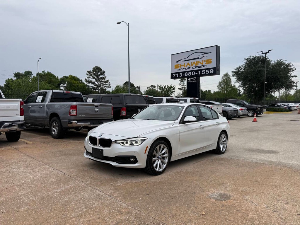 BMW 3 Series Vehicle Full-screen Gallery Image 43