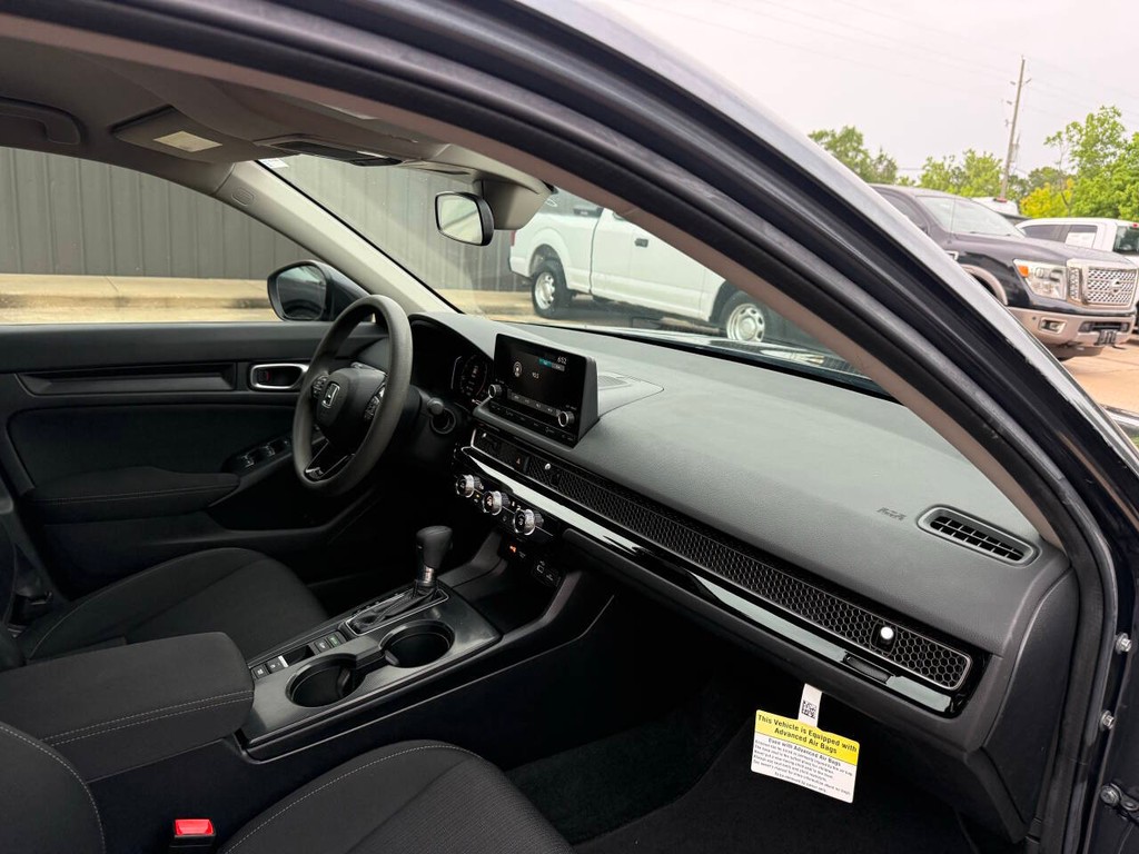 Honda Civic Sedan Vehicle Full-screen Gallery Image 09