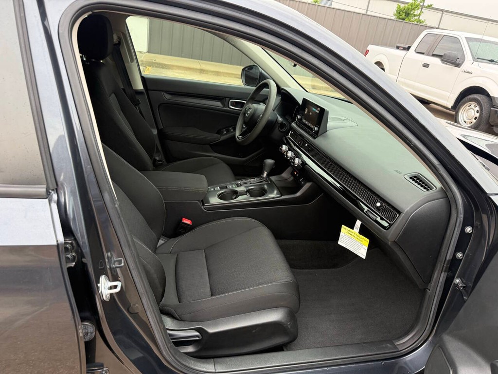 Honda Civic Sedan Vehicle Full-screen Gallery Image 10