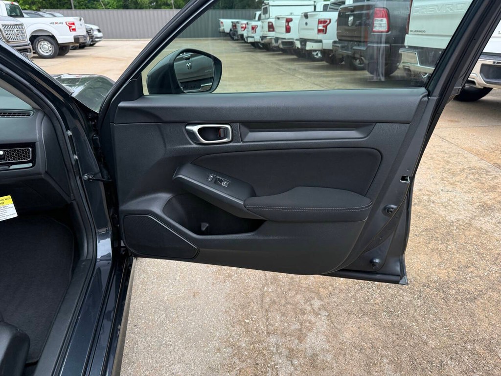 Honda Civic Sedan Vehicle Full-screen Gallery Image 11