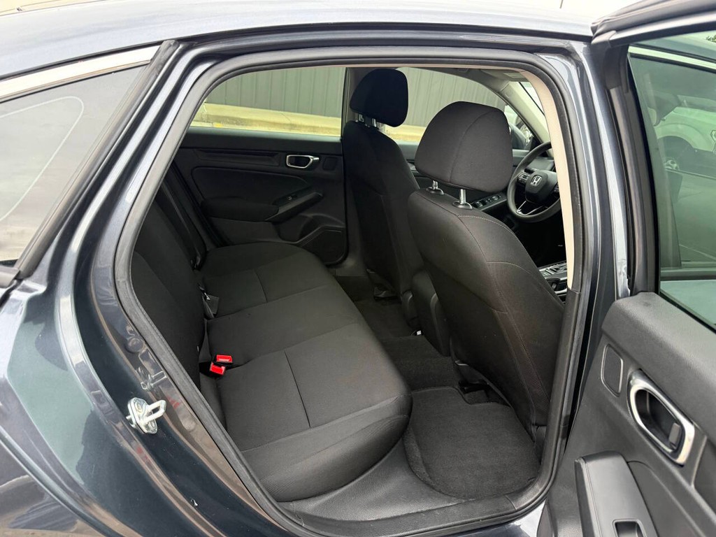 Honda Civic Sedan Vehicle Full-screen Gallery Image 15