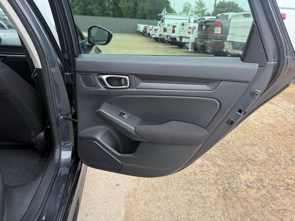 Honda Civic Sedan Vehicle Full-screen Gallery Image 16