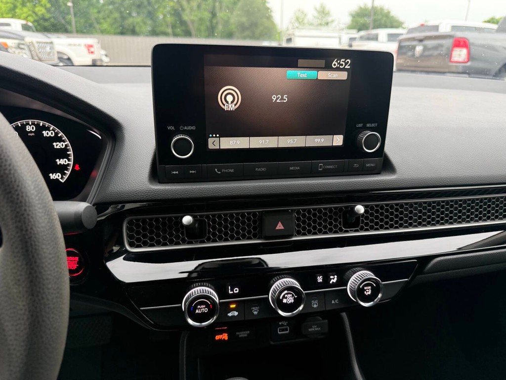 Honda Civic Sedan Vehicle Full-screen Gallery Image 24