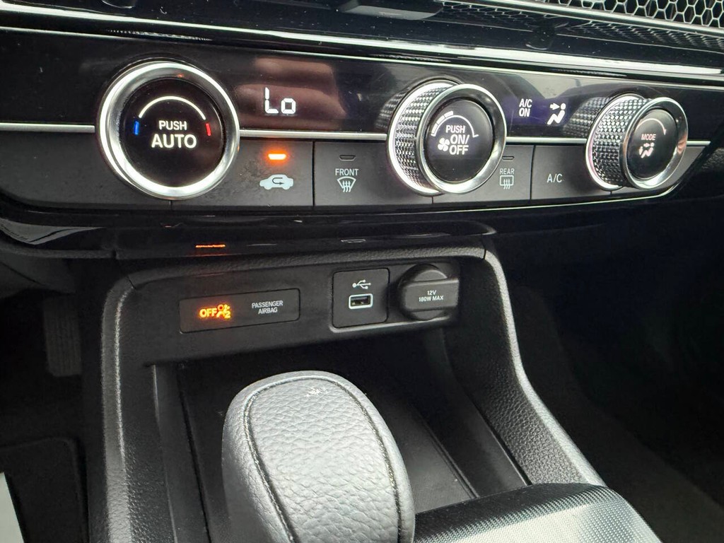 Honda Civic Sedan Vehicle Full-screen Gallery Image 28