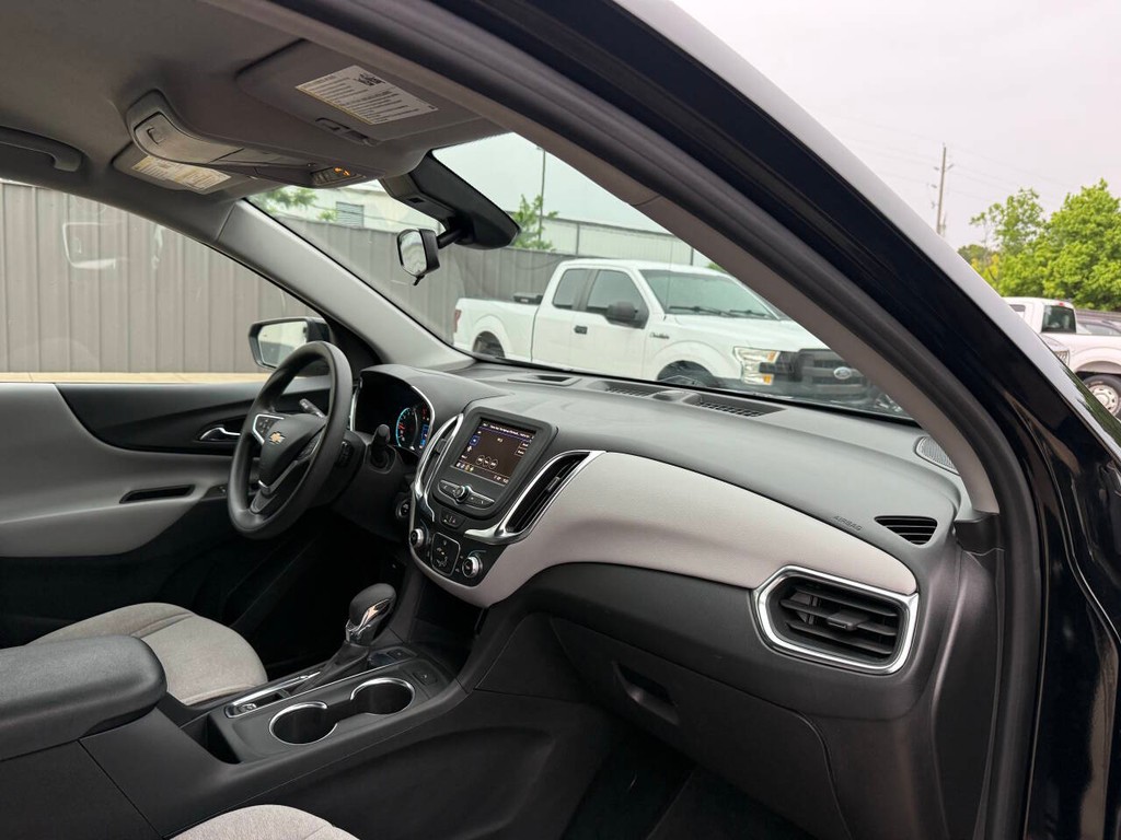 Chevrolet Equinox Vehicle Full-screen Gallery Image 09