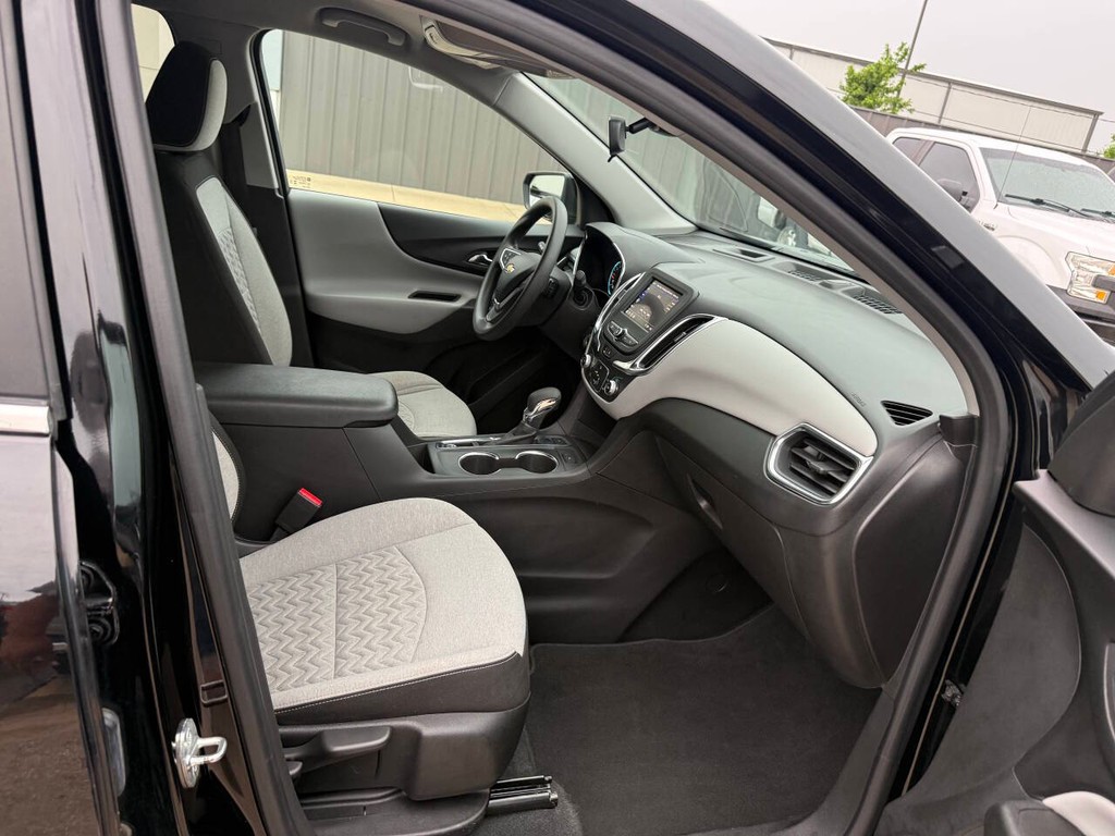 Chevrolet Equinox Vehicle Full-screen Gallery Image 10