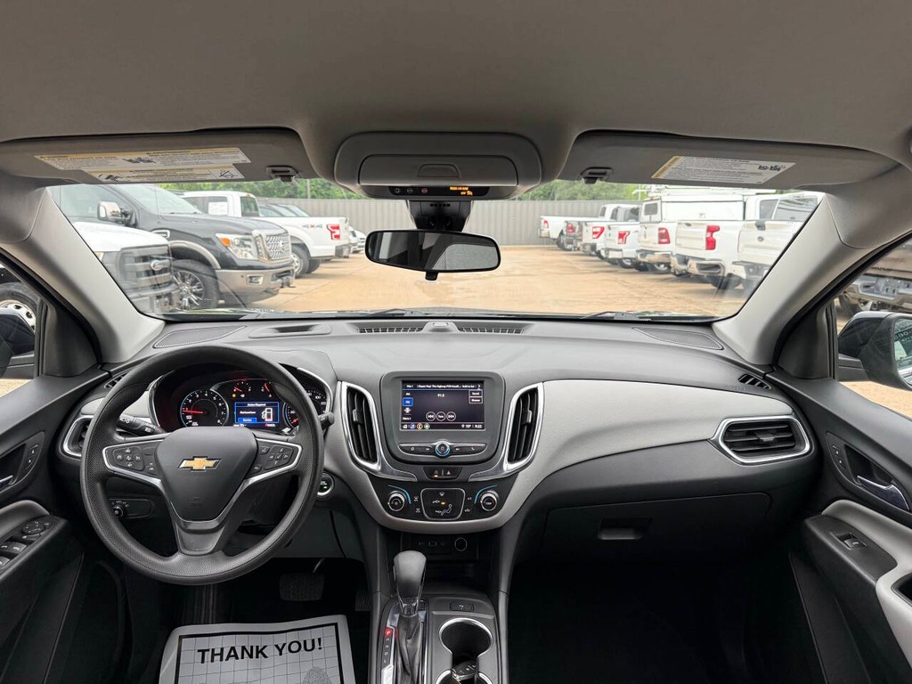 Chevrolet Equinox Vehicle Full-screen Gallery Image 17