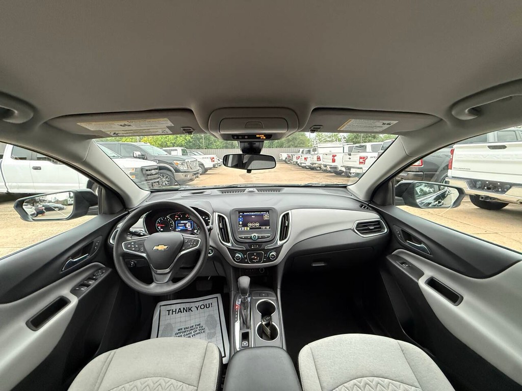 Chevrolet Equinox Vehicle Full-screen Gallery Image 18