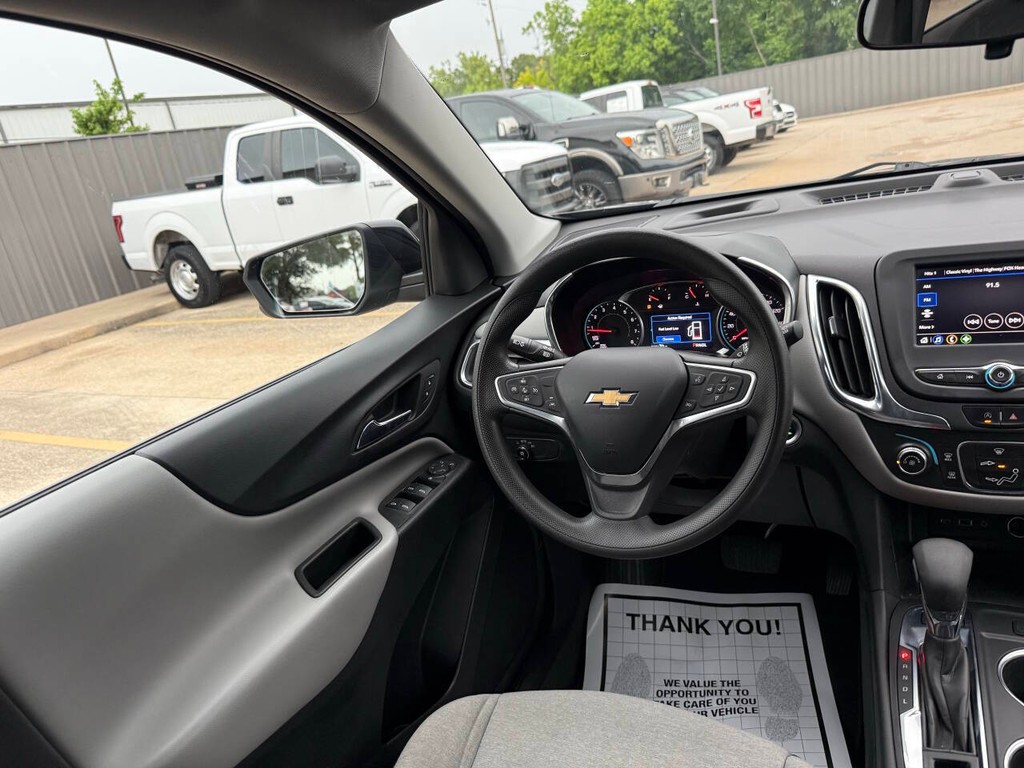 Chevrolet Equinox Vehicle Full-screen Gallery Image 19