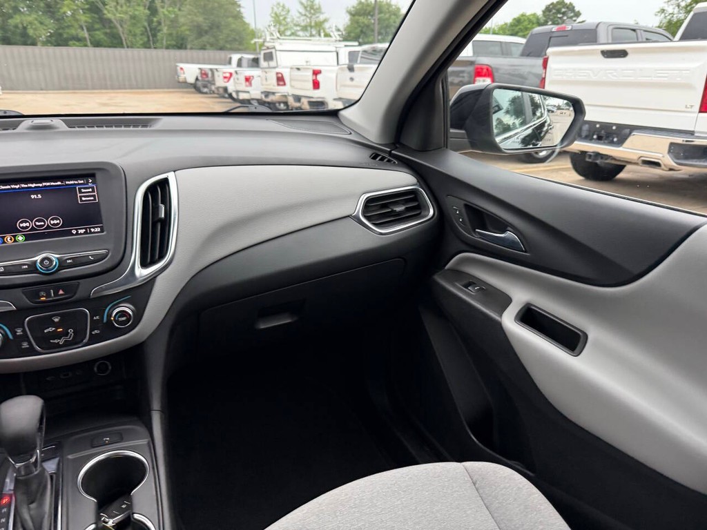 Chevrolet Equinox Vehicle Full-screen Gallery Image 20