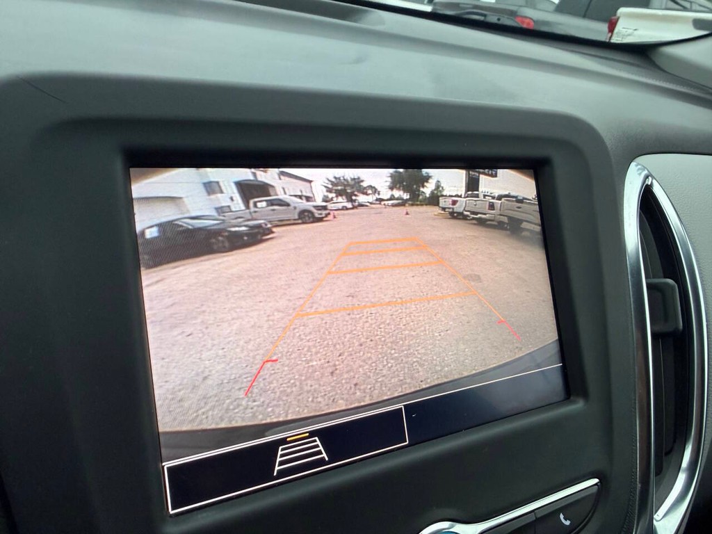 Chevrolet Equinox Vehicle Full-screen Gallery Image 26