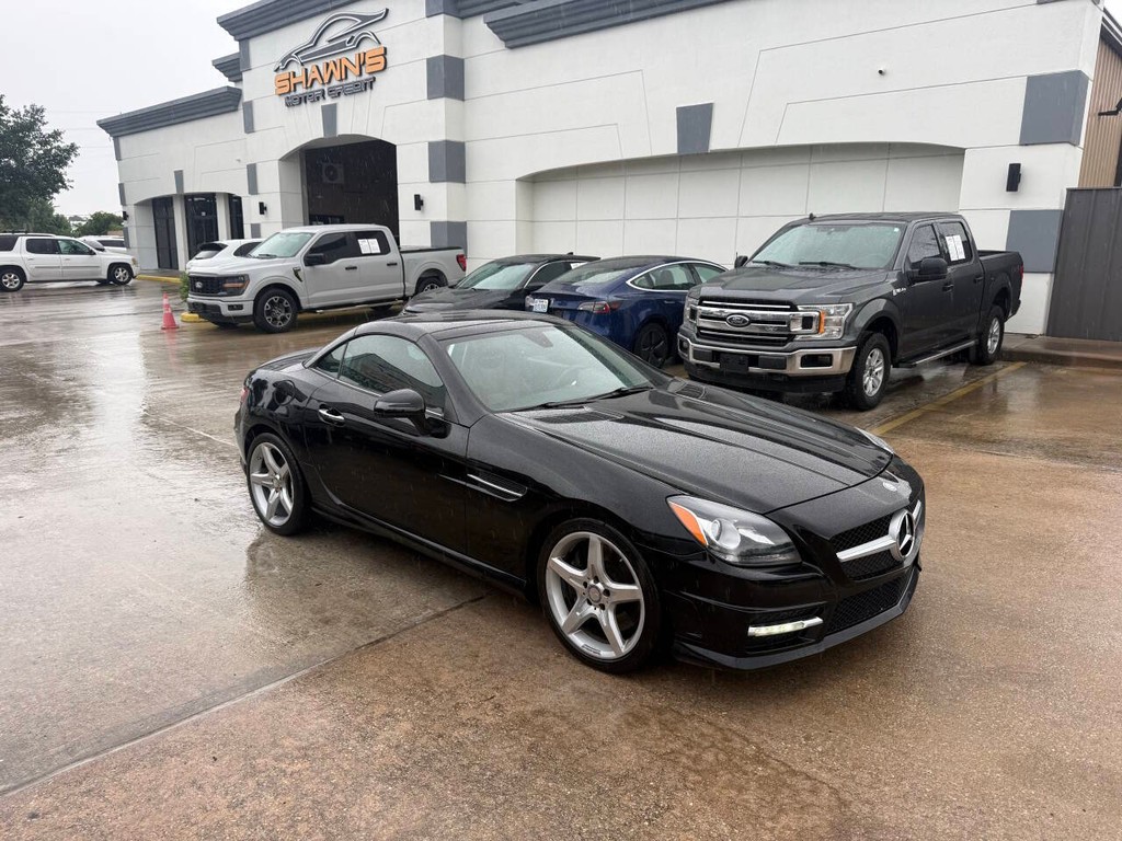 Mercedes-Benz SLK-Class Vehicle Full-screen Gallery Image 03