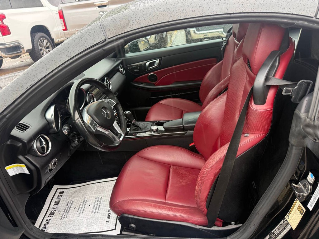 Mercedes-Benz SLK-Class Vehicle Full-screen Gallery Image 13