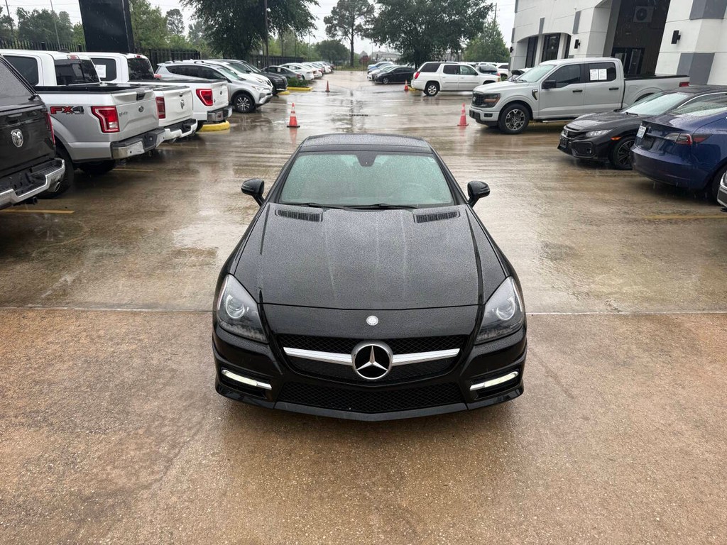 Mercedes-Benz SLK-Class Vehicle Full-screen Gallery Image 37