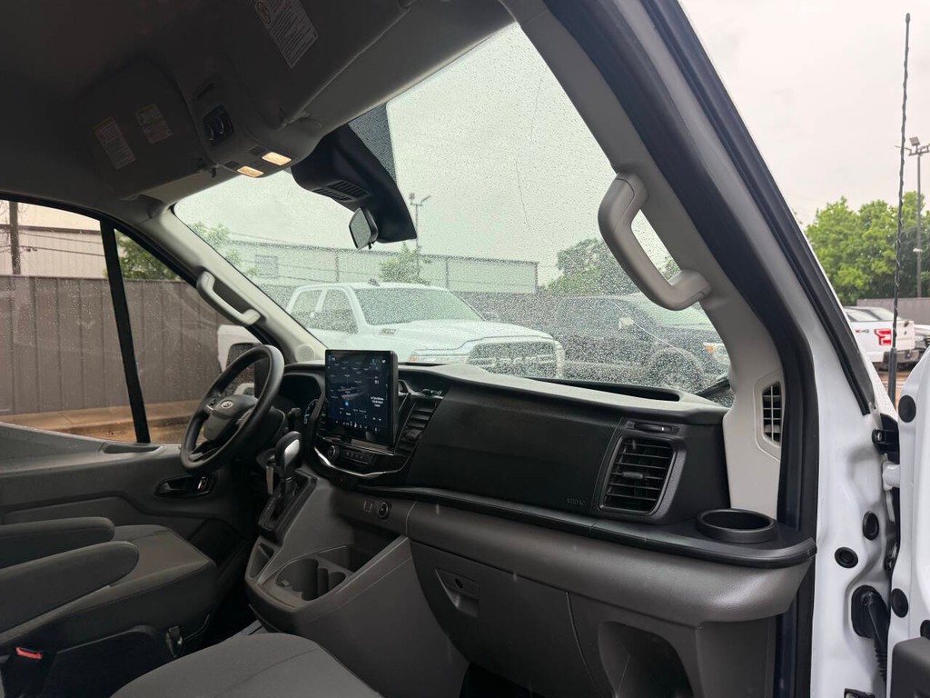 Ford Transit Passenger Wagon Vehicle Full-screen Gallery Image 09