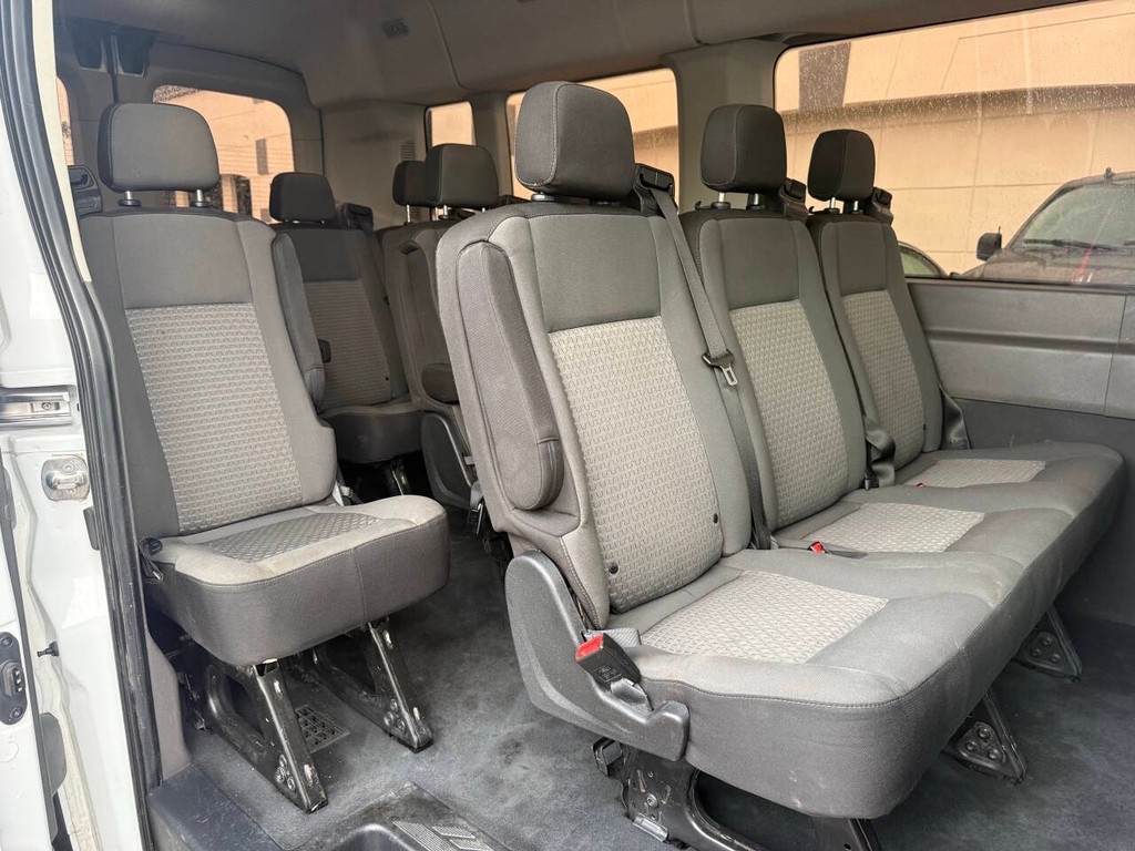 Ford Transit Passenger Wagon Vehicle Full-screen Gallery Image 12