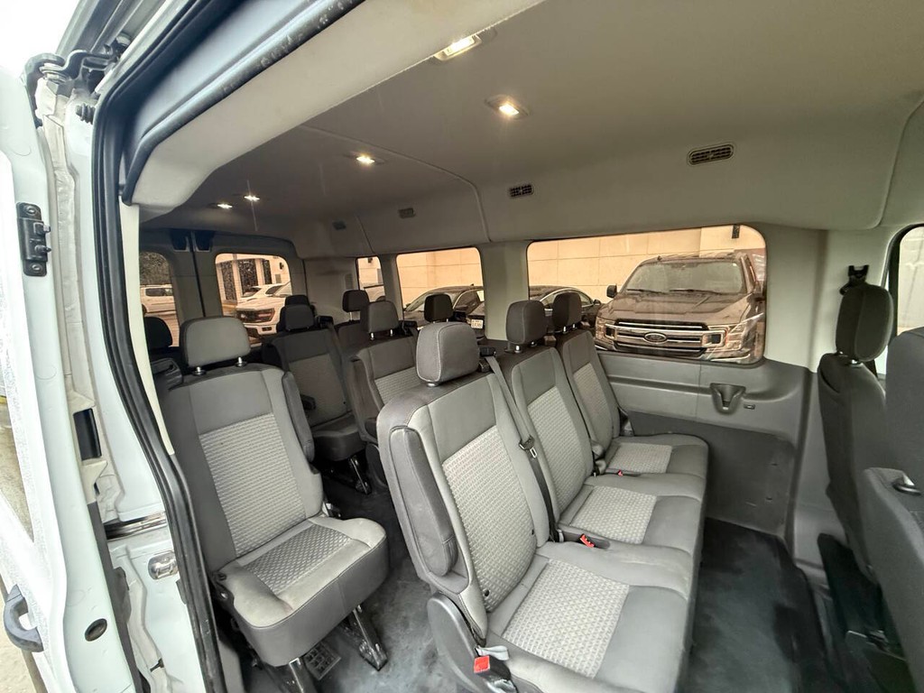 Ford Transit Passenger Wagon Vehicle Full-screen Gallery Image 13