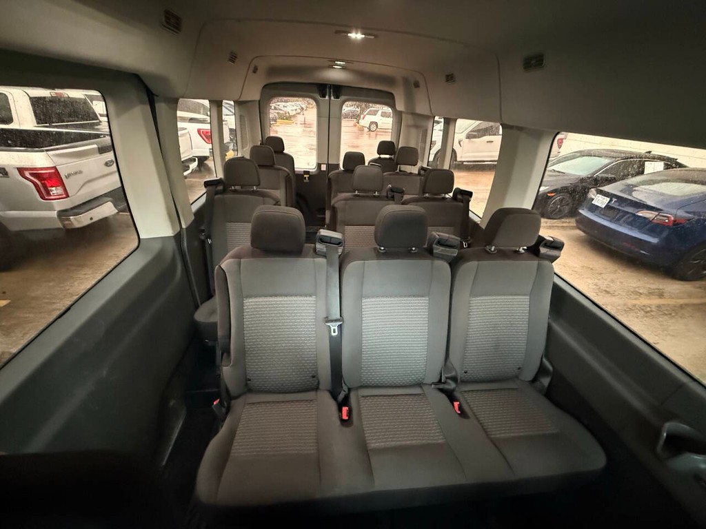 Ford Transit Passenger Wagon Vehicle Full-screen Gallery Image 14