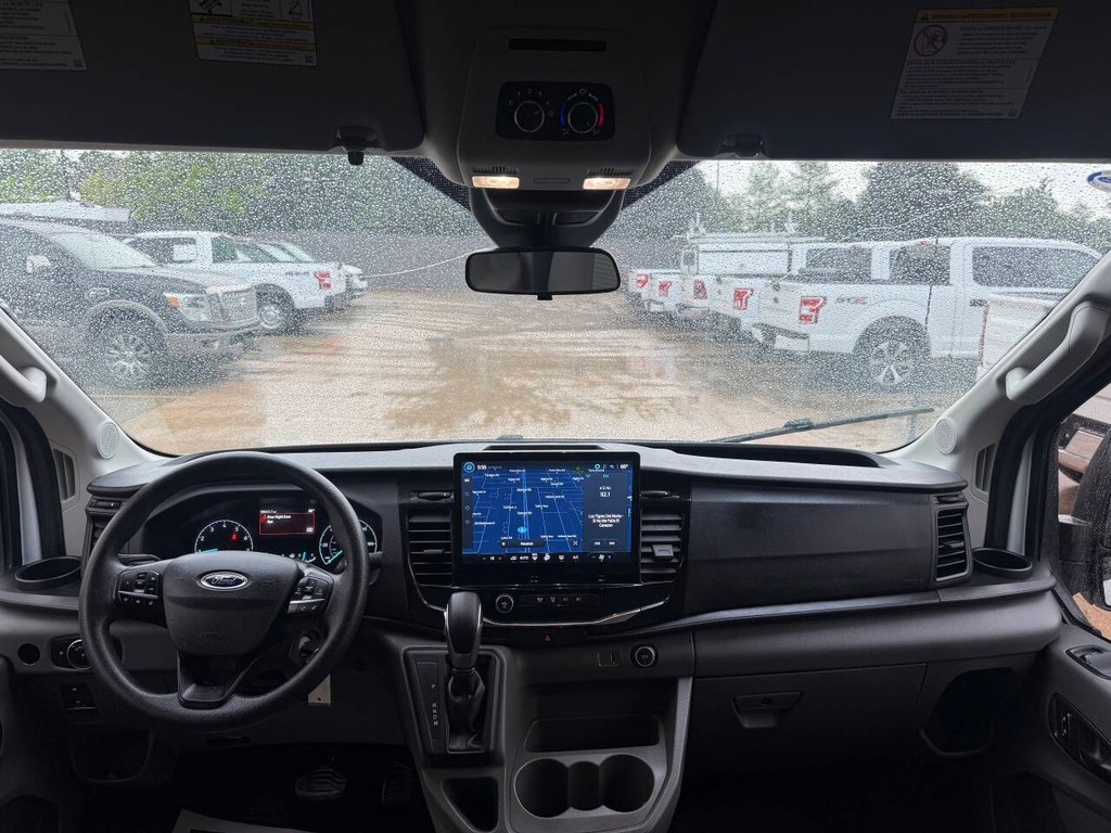 Ford Transit Passenger Wagon Vehicle Full-screen Gallery Image 16