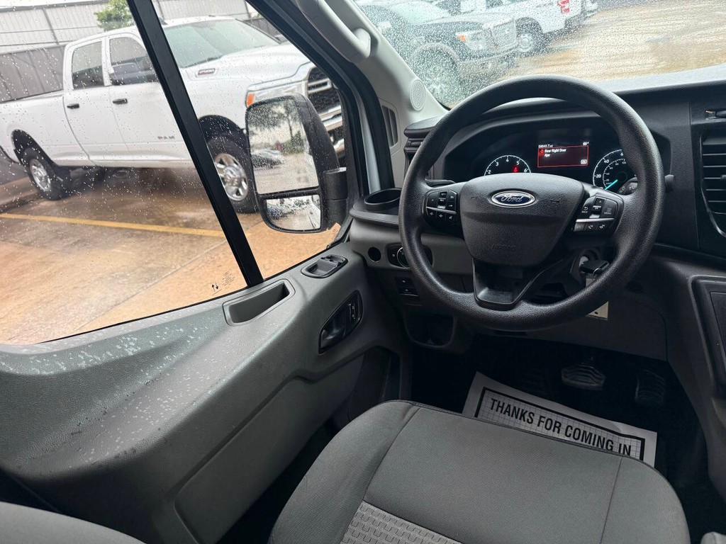 Ford Transit Passenger Wagon Vehicle Full-screen Gallery Image 18