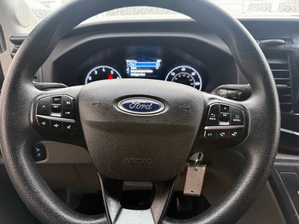 Ford Transit Passenger Wagon Vehicle Full-screen Gallery Image 22