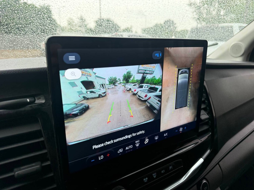 Ford Transit Passenger Wagon Vehicle Full-screen Gallery Image 25