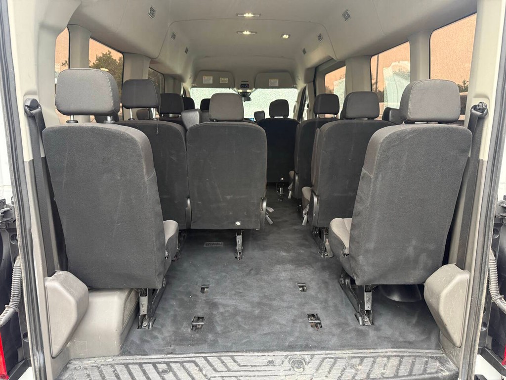 Ford Transit Passenger Wagon Vehicle Full-screen Gallery Image 35