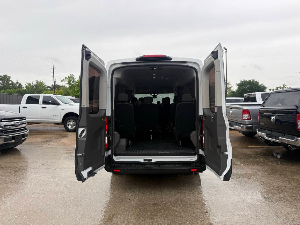 Ford Transit Passenger Wagon Vehicle Full-screen Gallery Image 36