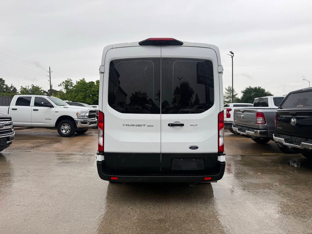 Ford Transit Passenger Wagon Vehicle Full-screen Gallery Image 37