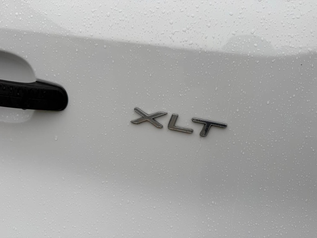 Ford Transit Passenger Wagon Vehicle Full-screen Gallery Image 38