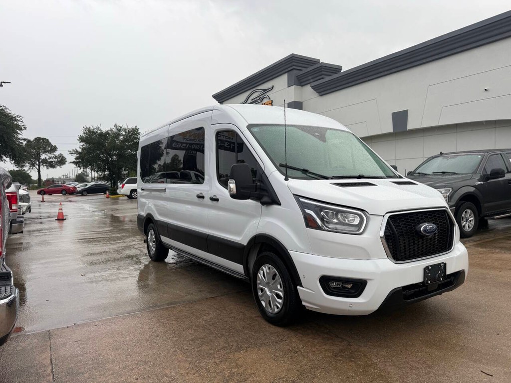 Ford Transit Passenger Wagon Vehicle Full-screen Gallery Image 41