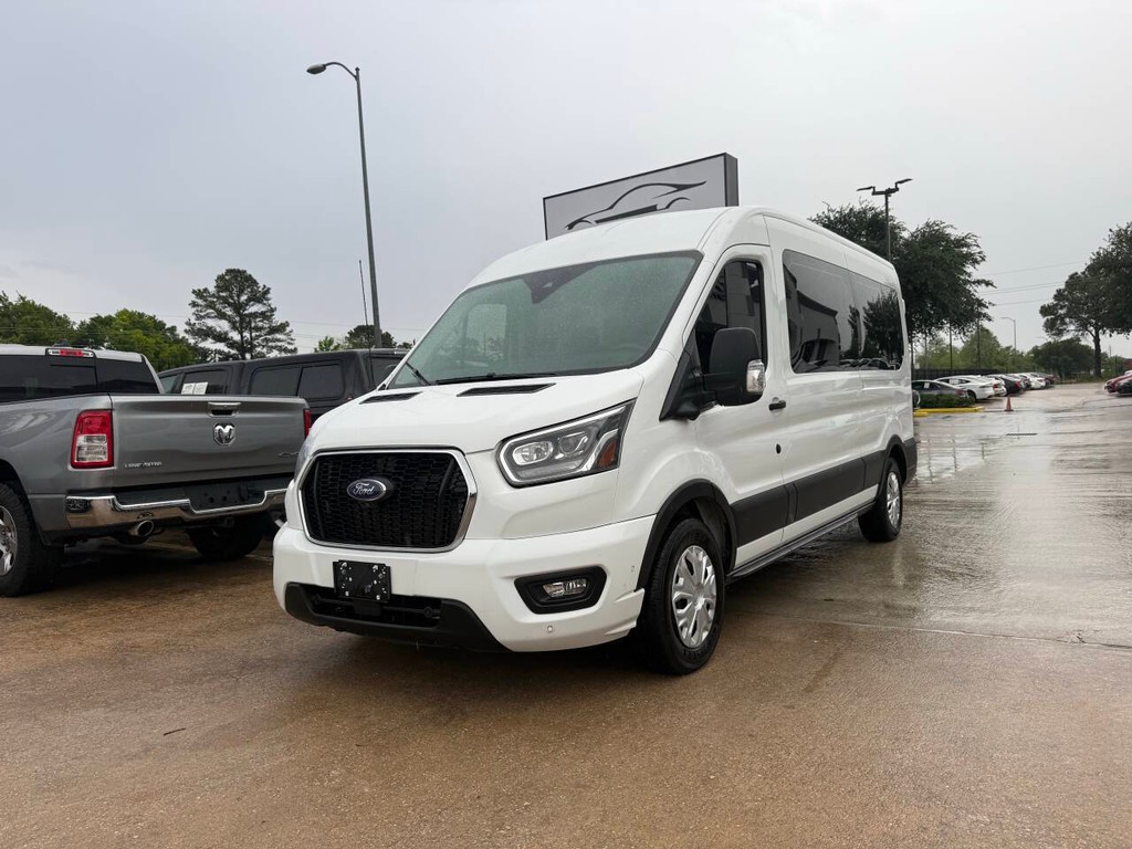 Ford Transit Passenger Wagon Vehicle Full-screen Gallery Image 42