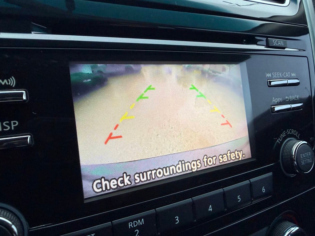 Nissan Altima Vehicle Full-screen Gallery Image 26