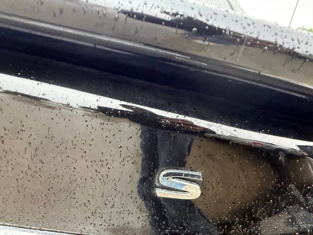 Nissan Altima Vehicle Full-screen Gallery Image 38