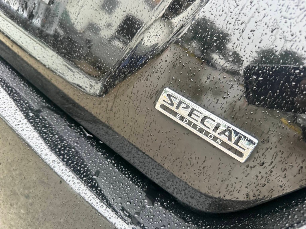 Nissan Altima Vehicle Full-screen Gallery Image 40