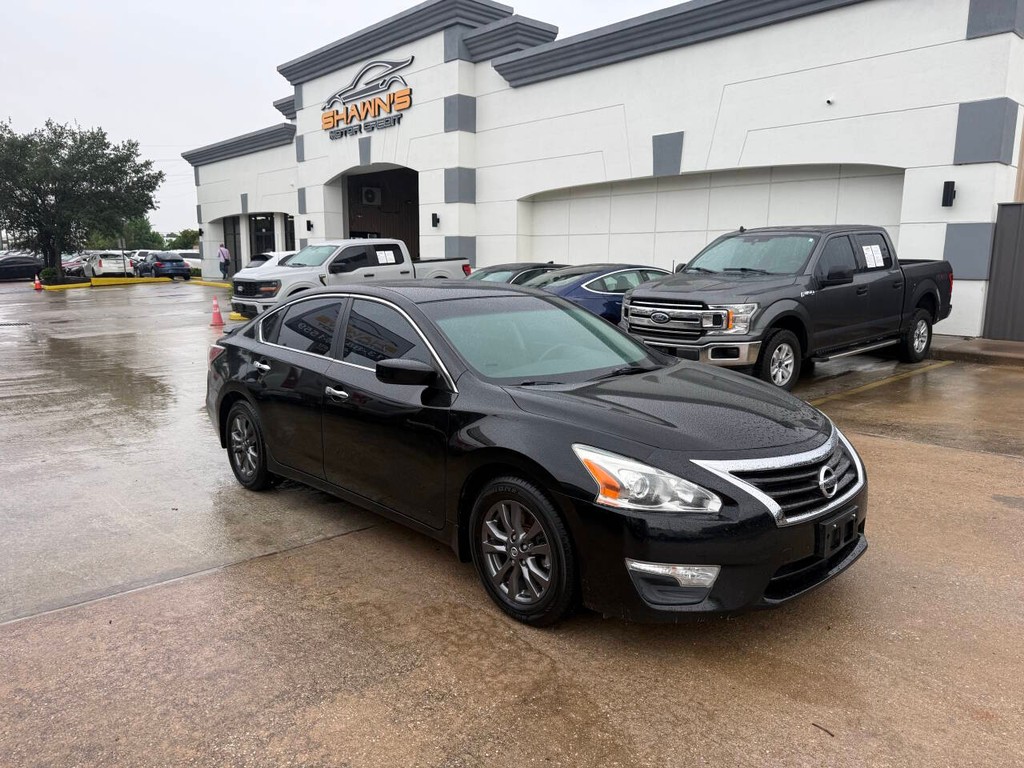 Nissan Altima Vehicle Full-screen Gallery Image 43