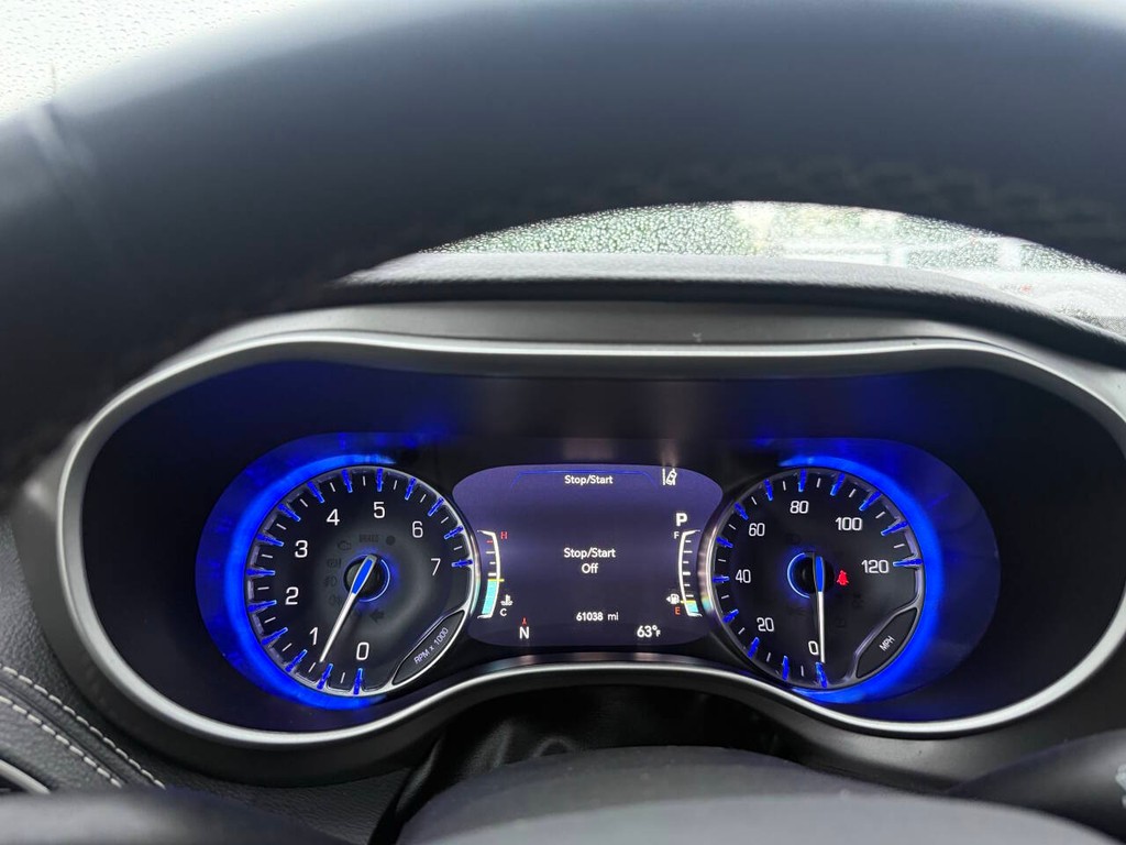 Chrysler Pacifica Vehicle Full-screen Gallery Image 28