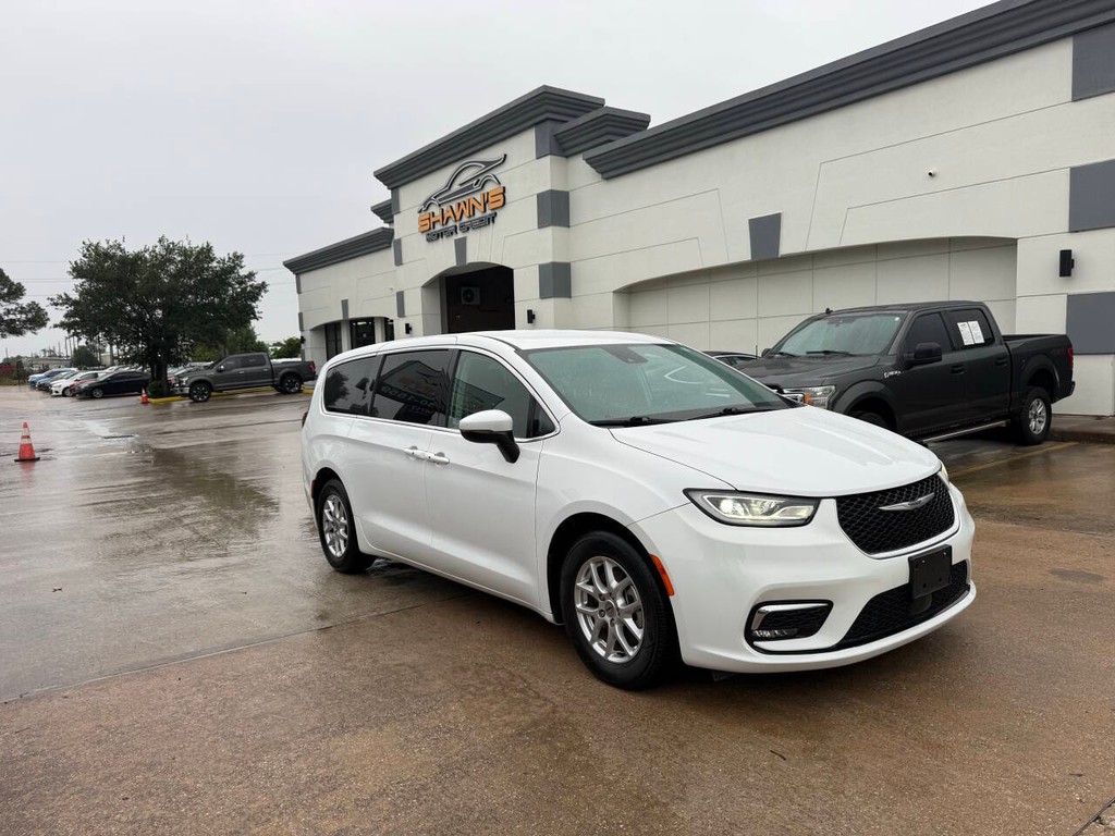 Chrysler Pacifica Vehicle Full-screen Gallery Image 39