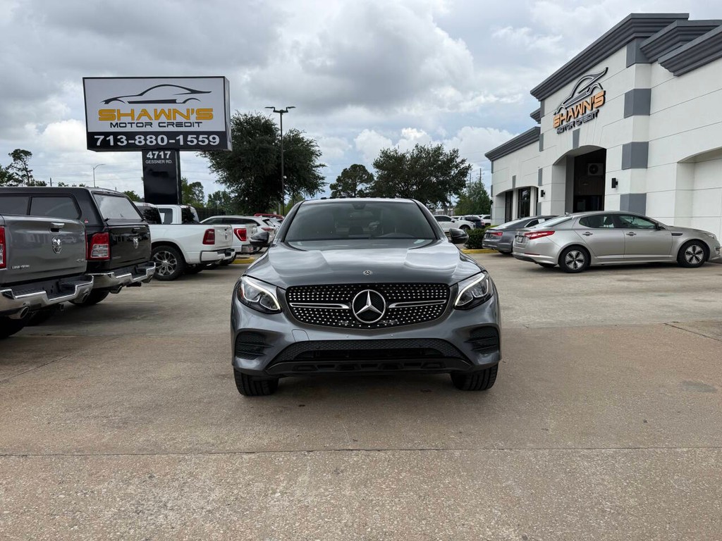 Mercedes-Benz GLC Vehicle Full-screen Gallery Image 40