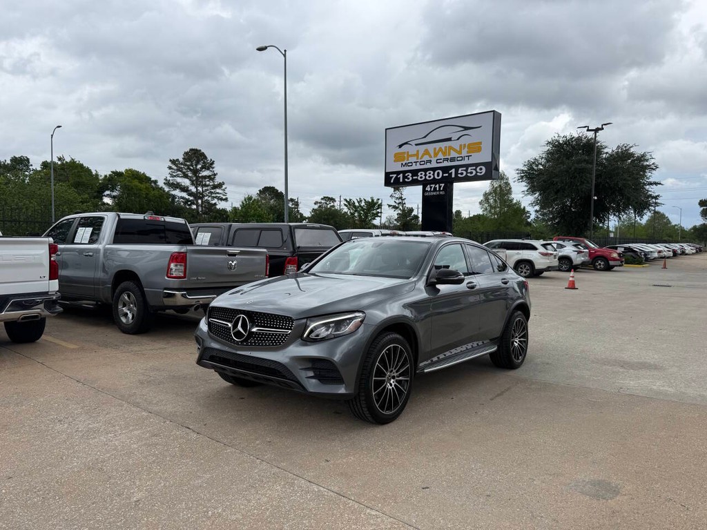 Mercedes-Benz GLC Vehicle Full-screen Gallery Image 42