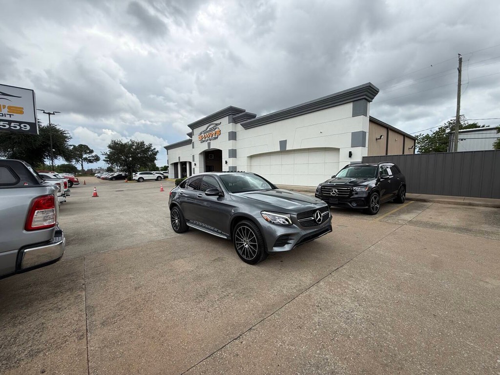 Mercedes-Benz GLC Vehicle Full-screen Gallery Image 43