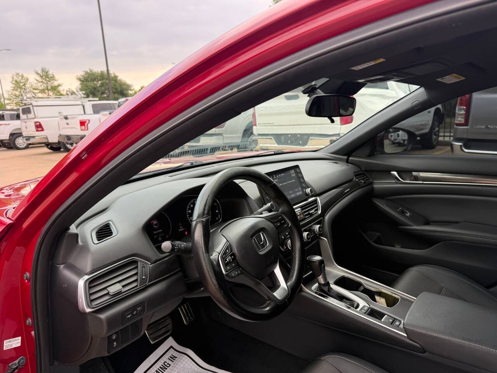 Honda Accord Sedan Vehicle Full-screen Gallery Image 06