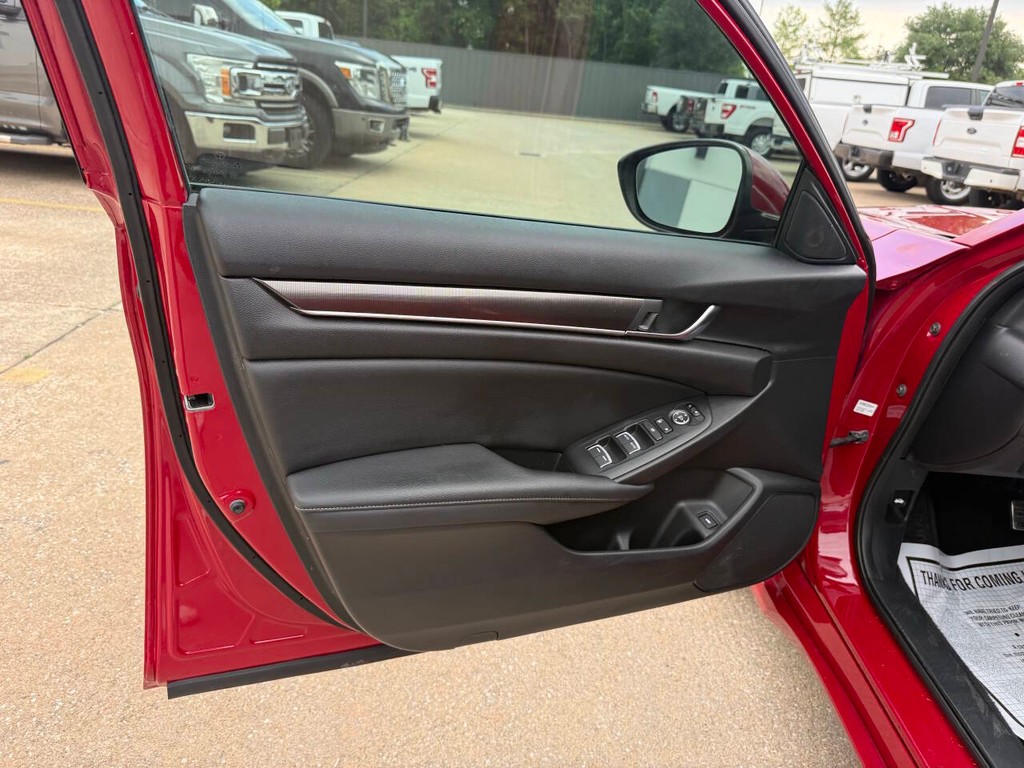 Honda Accord Sedan Vehicle Full-screen Gallery Image 08