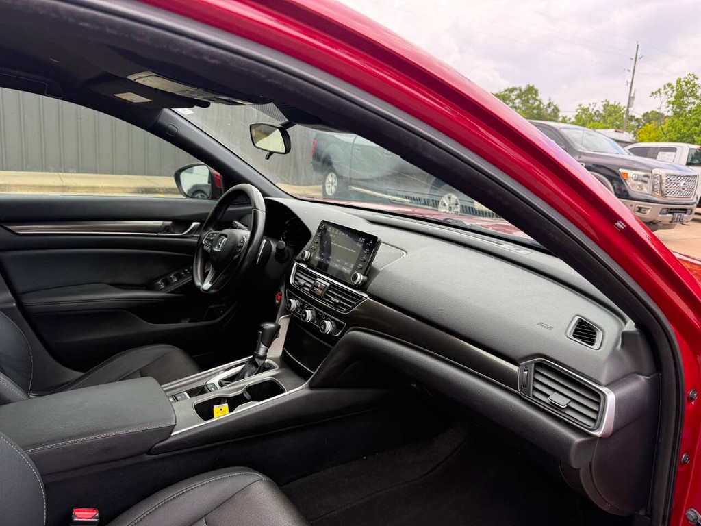 Honda Accord Sedan Vehicle Full-screen Gallery Image 09