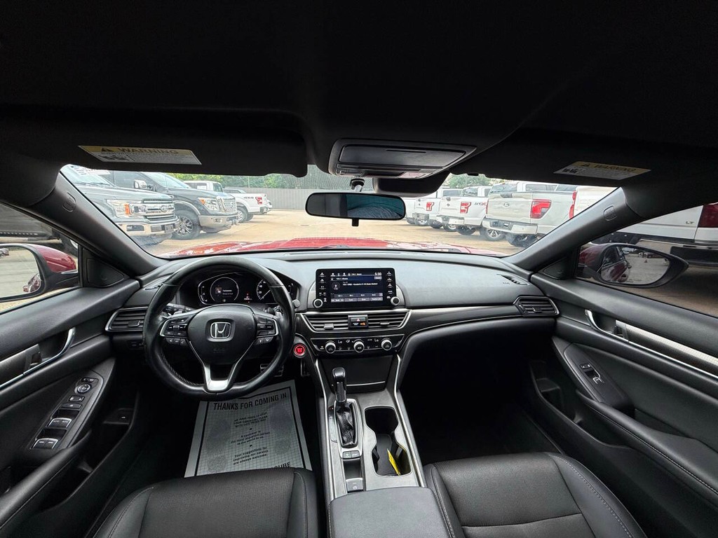 Honda Accord Sedan Vehicle Full-screen Gallery Image 18