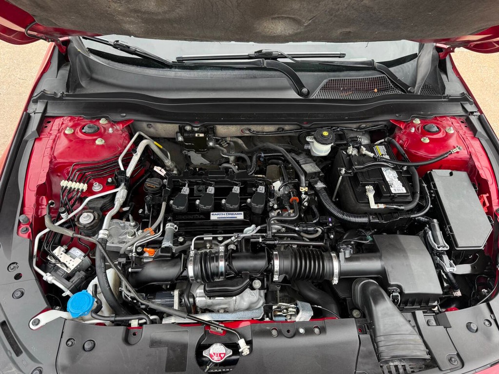 Honda Accord Sedan Vehicle Full-screen Gallery Image 36