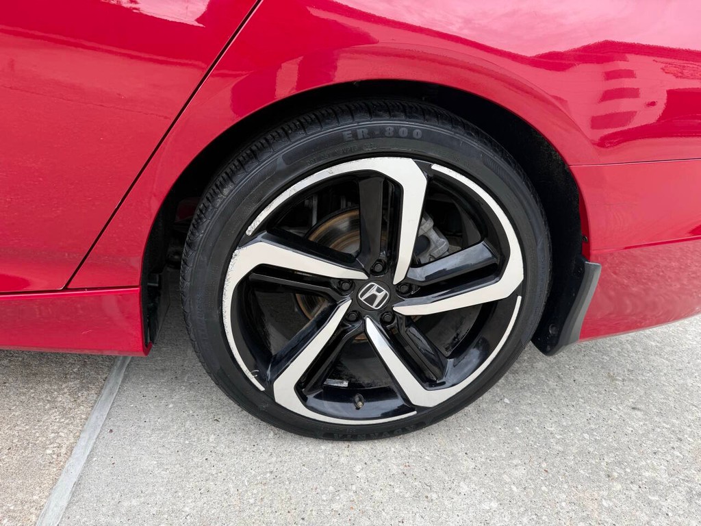 Honda Accord Sedan Vehicle Full-screen Gallery Image 37