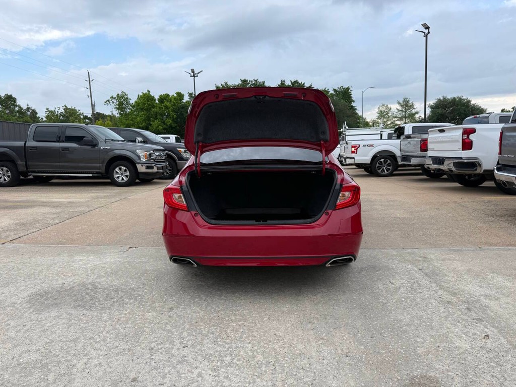 Honda Accord Sedan Vehicle Full-screen Gallery Image 38