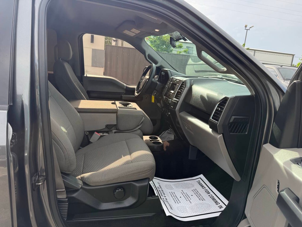 Ford F-150 Vehicle Full-screen Gallery Image 10